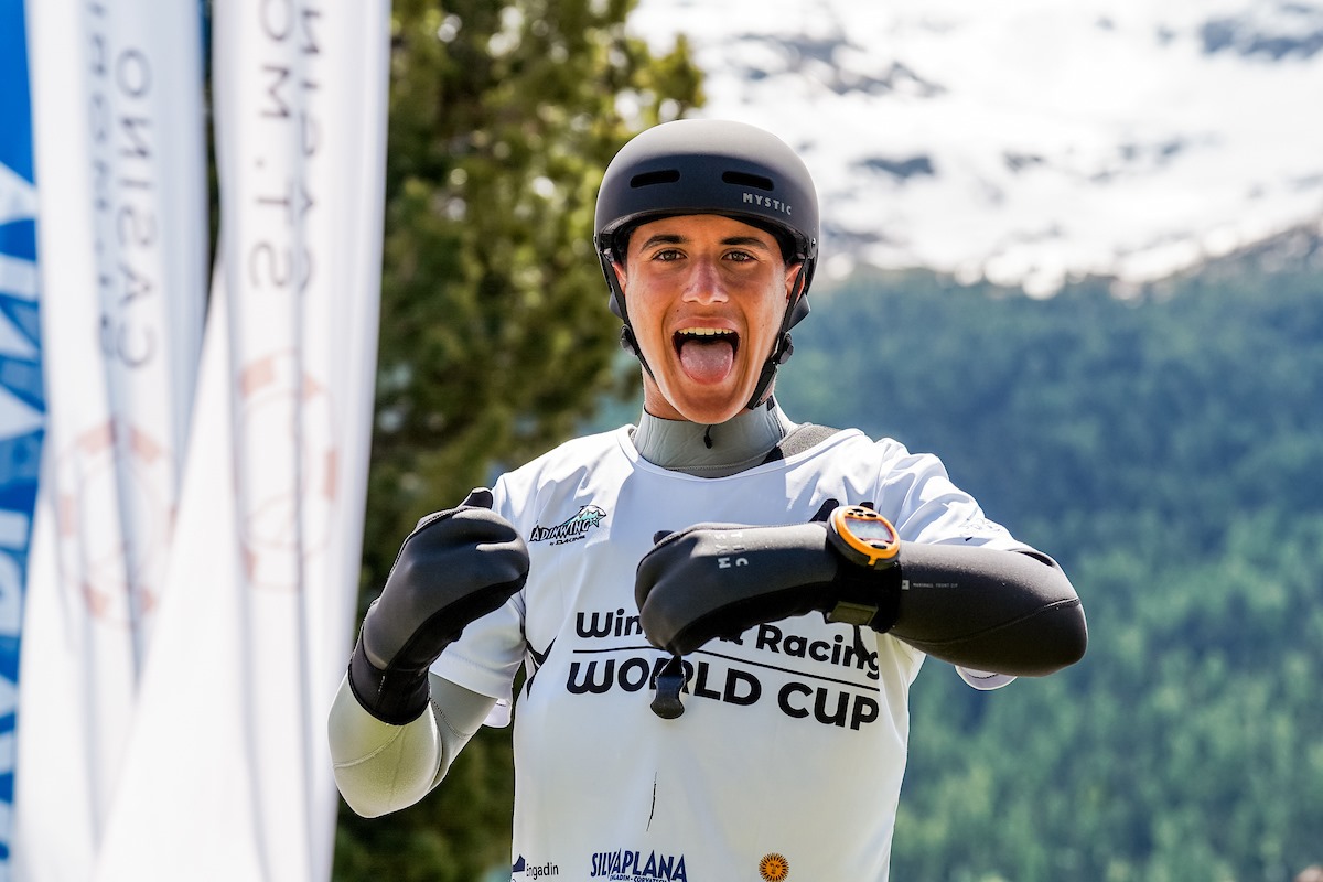 Ernesto De Amicis has his gloves on ready to battle the cold